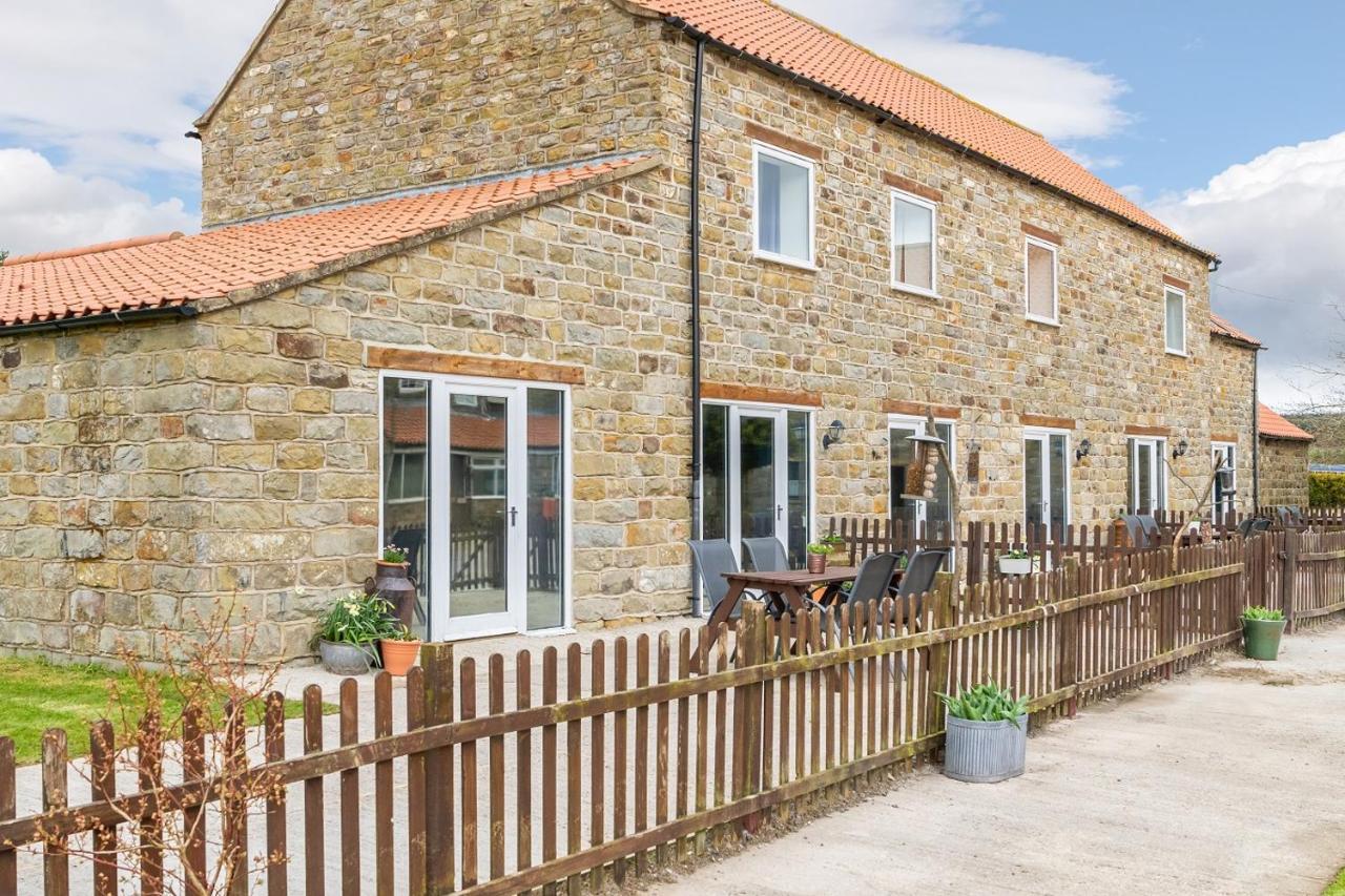 The Grainary Cottages Scarborough Exteriör bild