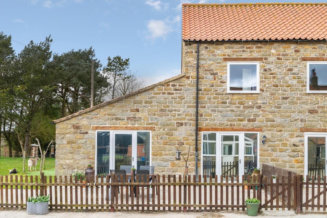 The Grainary Cottages Scarborough Exteriör bild